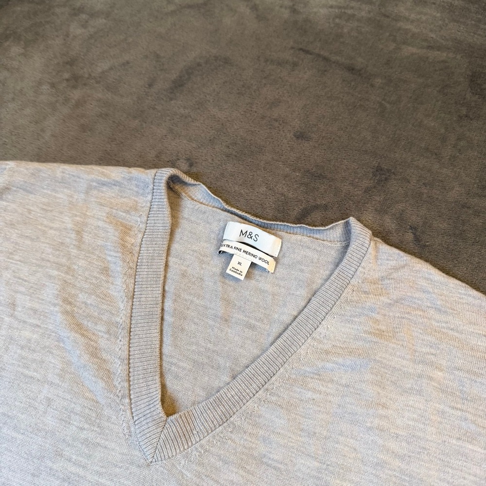 M&S Extra Fine Merino Wool‎ Sweater Womens X-Large Gray V-Neck Pullover